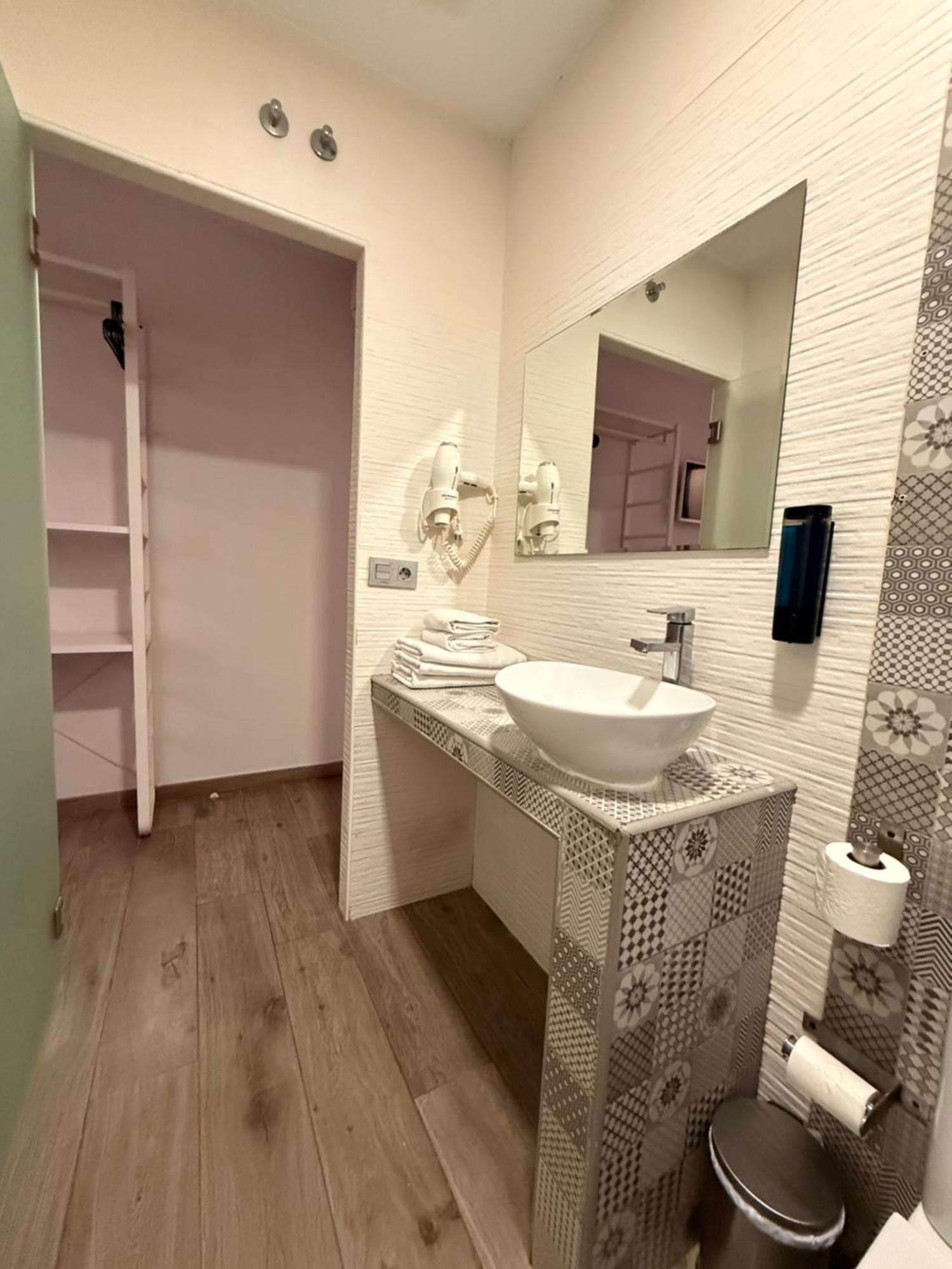 Hostal Letto Dal Mare Valencia Exteriör bild